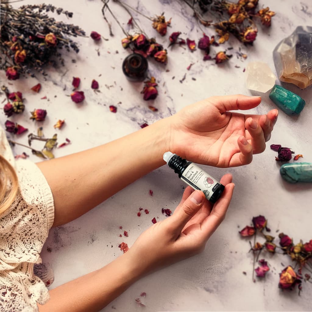Rose & Patchouli - Essential Oil Roll-on Organic