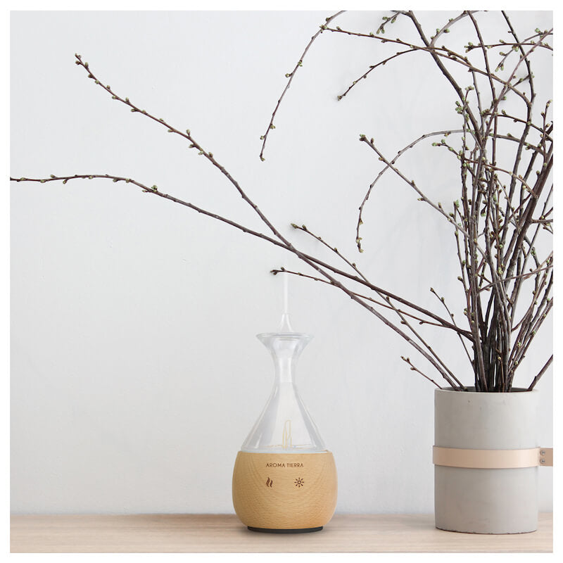 Aroma Tierra Eternal  nebulizer diffuser atomizes essential oils, preferred by aromatherapists.