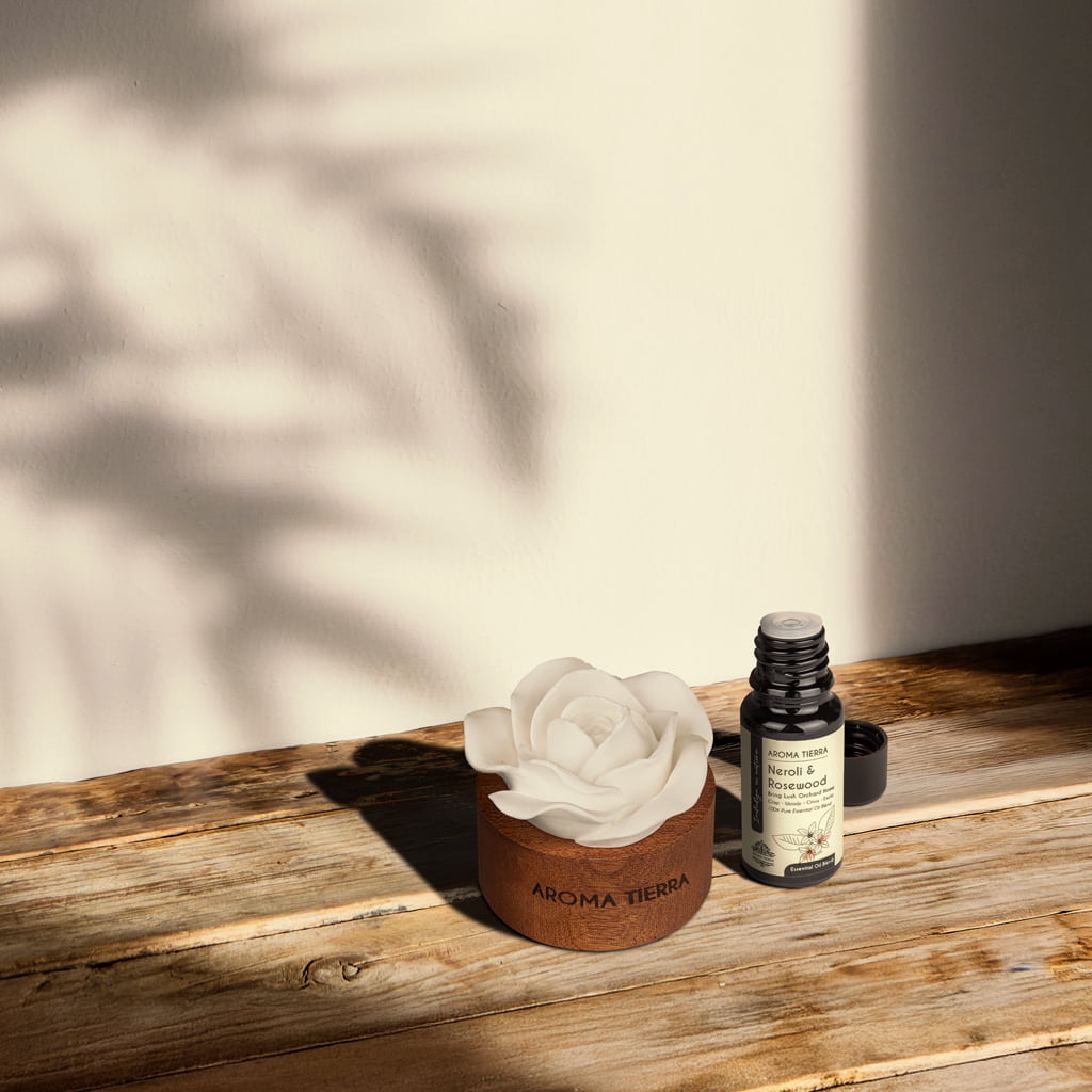 Neroli & Rosewood Essential Oil Blend – Uplifting Floral-Woody Aroma