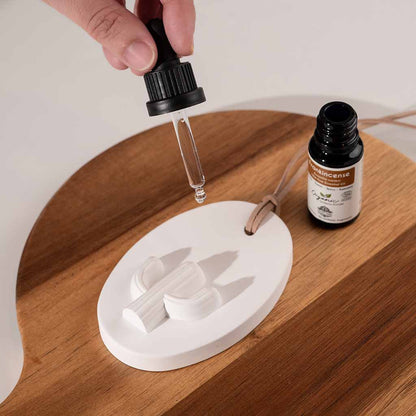 Aroma Tierra Cera Blanca essential oil non electric diffuser made of high quality white color ceramic. 